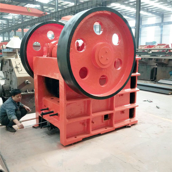 顎式破碎機生產現場